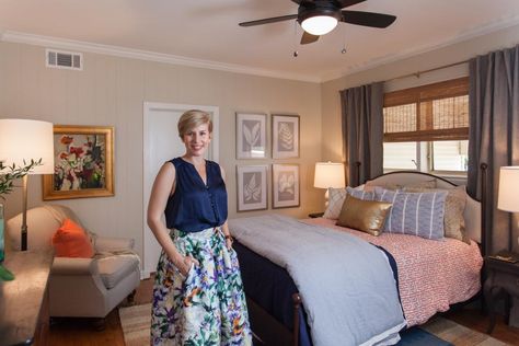 Hgtv Hometown Bedrooms, Erin Napier Bedroom Ideas, Erin Napier Bedroom, Hgtv Hometown, Inside Interior Design, Hgtv Home Town, Adair Homes, Cottage Interiors English, Home Town Hgtv