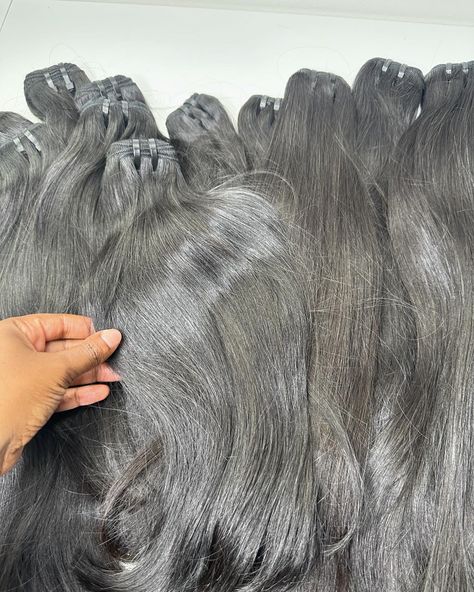 Our LHS Vietnamese Straight bundles allows you to use very minimal heat on your leave-out! Lengths 12-30 inches is available to shop🤍 Best part is that these beauties are currently on sale!! All you need to do is hit the site - add these bundles to your cart and BOOM instant discount! We currently offer same-length options for the girlies that like the blunt cut look AND layered inches for the layered look. You better snatch these beauties before they sell out! 🏃🏾‍♀️ To purchase this b... Effortless Hair, Straight Bundles, Hair Boutique, Hair Photography, Hair Vendor, Tape In Extensions, Effortless Hairstyles, Raw Hair, Natural Waves