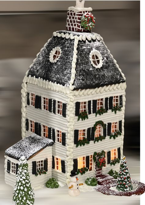 Colonial Gingerbread House, Gingerbread House Fancy, Amazing Gingerbread Houses, Fancy Gingerbread Houses, Creative Gingerbread House Ideas, Creative Gingerbread House, Easy Gingerbread House, Homemade Gingerbread House, Gingerbread House Decorating