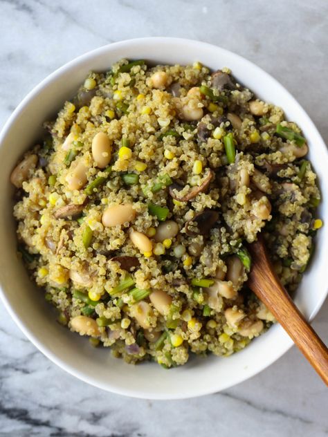 This One Pot Asparagus and Mushroom Quinoa is filling, hearty, and packed with plant protein! Easy to make and ready in 30 minutes. #vegan #glutenfree #plantbased #quinoa | via frommybowl.com Mushroom Quinoa, Asparagus And Mushrooms, Gluten Free Recipes Easy, Asparagus Recipe, Quinoa Recipes, Plant Protein, Healthy Eating Recipes, Plant Food, Vegan Dinners