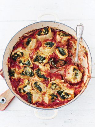 Rotolo is definitely one of the more unusual pasta dishes that you'll see. Don't worry if you're missing a few ingredients, this recipe is super-flexible. Food Network Canada, Jamie Oliver Recipes, Spinach Pasta, Rigatoni, Jamie Oliver, Pasta Noodles, Linguine, Couscous, Food Network