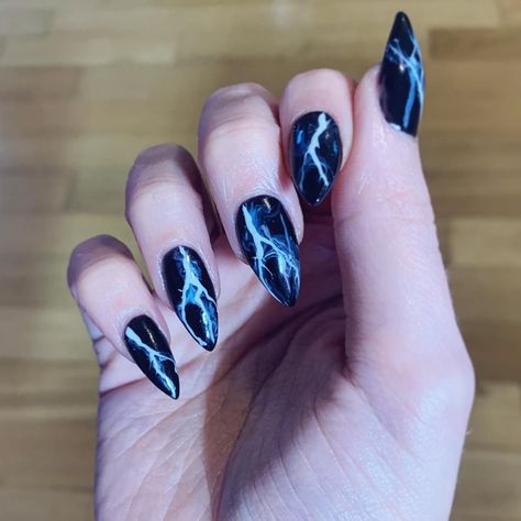 Lightning Nails Designs, Blue Lightning Nails, Thunderstorm Nails, Stormy Nails, Lightening Nails, Lightning Nail Art, Lighting Nails, Thunder Nails, Storm Nails