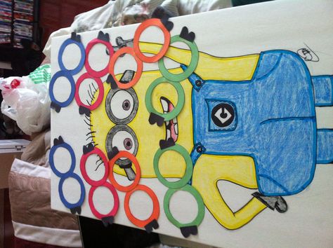 Pin the goggles on the Minion. white poster board, paint or crayons for minion, construction paper goggles. Minion Birthday Party Games, Minion Birthday Games, Minion Goggles Printable Free, Minion Party Games, Homemade Minion Goggles, Minion 2, Minion Birthday Party, Minion Birthday, Minion Party