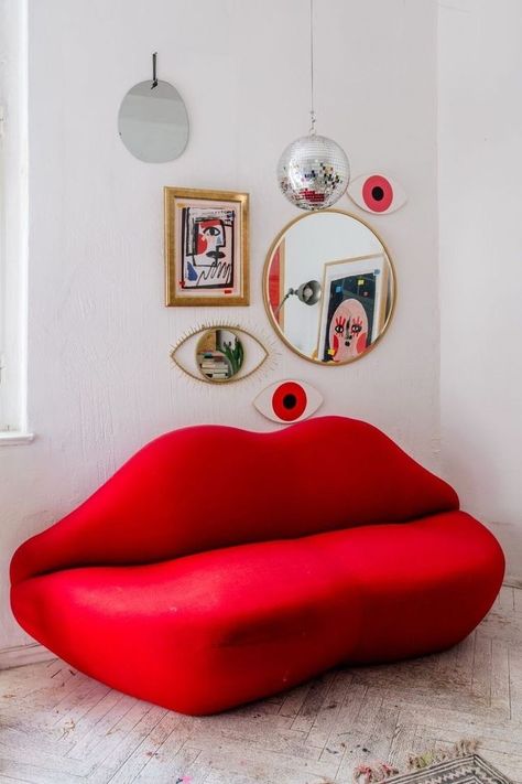 Studio54 Interior Design, Funky Boutique Interior, Maximalism Bedroom, Maximalism Aesthetic, Estilo Kitsch, Red Bedroom Design, Ambience Decor, Kawaii Bedroom, Painting Bedroom