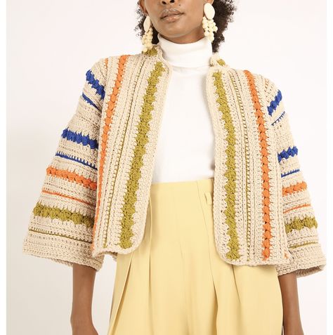 Inspiration for crochet - casaqueto crochet fandom jacket Crochet Contemporary, Crochet Blazer, Diy Crochet Hat, Yarn Projects Crochet, Pattern Design Ideas, Crochet Shawl Diagram, Crochet Jacket Pattern, Jacket Designs, Crochet Top Dress