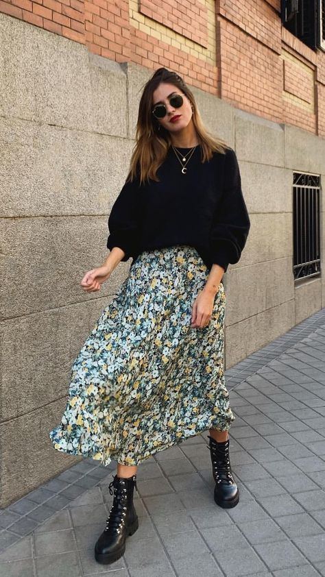 Mode Hippie, Mode Boho, Mode Inspo, 가을 패션, Print Skirt, Look Casual, Looks Style, Mode Inspiration, Winter Fashion Outfits