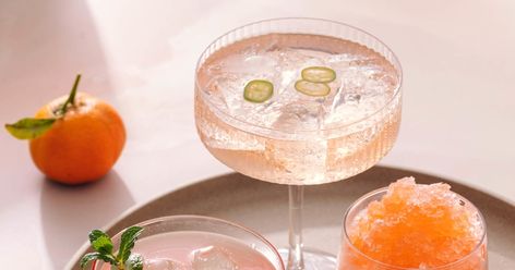 Drinks Virgin, Spicy Rose, Rose Spritz, Fun Party Drinks, Today Show Recipes, Hey Bartender, Spicy Margarita, Trending Recipes, Pool Time