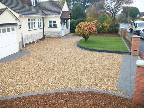 Block and shingle driveway. Love the contrast of the different colours makes the driveway really stand out.  #driveway #drive #blockpaving #home #inspiration #frontgarden #drivewaydesigns #drivewayideas  Image source: sampenfolddriveways.co.uk Driveways Landscaping, Pebble Driveway, Driveway Ideas Cheap, Front Driveway Ideas, Shingle Driveway, Front Garden Ideas Driveway, Garden Ideas Driveway, Modern Driveway, Resin Driveway