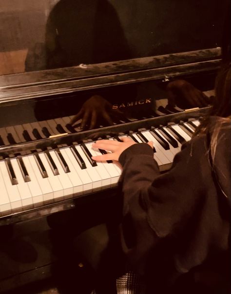 Piano Asthetic Picture, Piano Recital Aesthetic, Grace Hobby, Keyboardist Aesthetic, Playing Piano Aesthetic, Piano Motivation, Musica Aesthetic, Piano Pictures, Playing Instrument