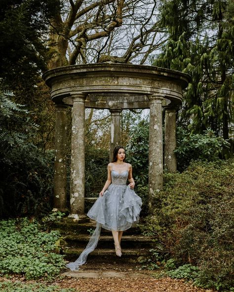 Wearing Andrea Leo Couture Princess Shot, Starry Night Dress, Fairytale Photoshoot, Glamour Shoot, Well Cover, Grad Photoshoot, Fairytale Photography, Gorgeous Houses, Midnight Garden