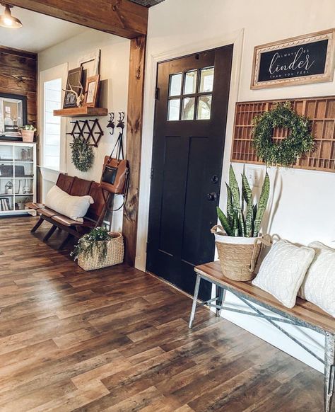 Western Living Room, Shabby Home, Farmhouse Inspiration, Foyer Design, Black Door, Black Doors, Western Home Decor, Easy Home Decor, New Home Designs