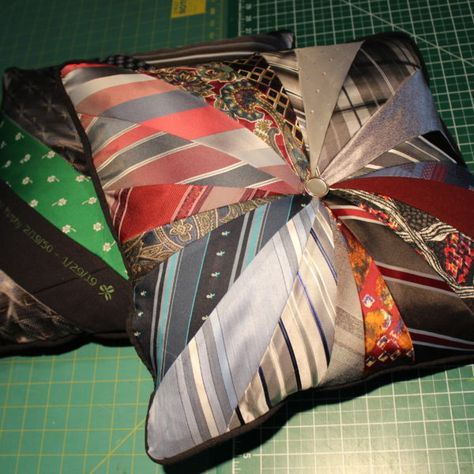 FREE patterns Necktie Pillow, Neck Tie Projects, Neck Tie Crafts, Diy Necktie Projects, Necktie Quilts, Necktie Projects, Tie Projects, Tie Quilts, Necktie Quilt