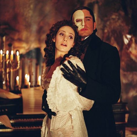 Pin for Later: 30 of Our Favorite Spooky Movie Couples The Phantom and Christine, The Phantom of the Opera Circus Characters, Clever Halloween Costumes, Christine Daae, A Night At The Opera, Spooky Movies, Music Of The Night, The Phantom Of The Opera, Games Diy, Masks Diy