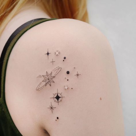 Star And Planet Tattoo, Celestial Shoulder Tattoo, Stars And Planets Tattoo, Star Tattoo On Shoulder, Tattoos Man, Celestial Tattoos, Tattoo Sonne, Astronomy Tattoo, Second Tattoo