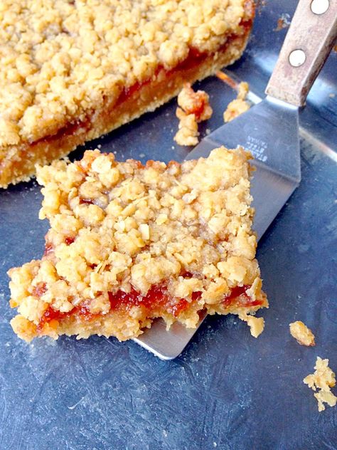 Pioneer Woman Strawberry Oatmeal Bars, Strawberry Jam Bars Pioneer Woman, Jelly Oatmeal Bars, Freeze Strawberries, Standing Mixer, Jelly Bars, Ree Drummond Recipes, Strawberry Oatmeal Bars, Cherry Preserves