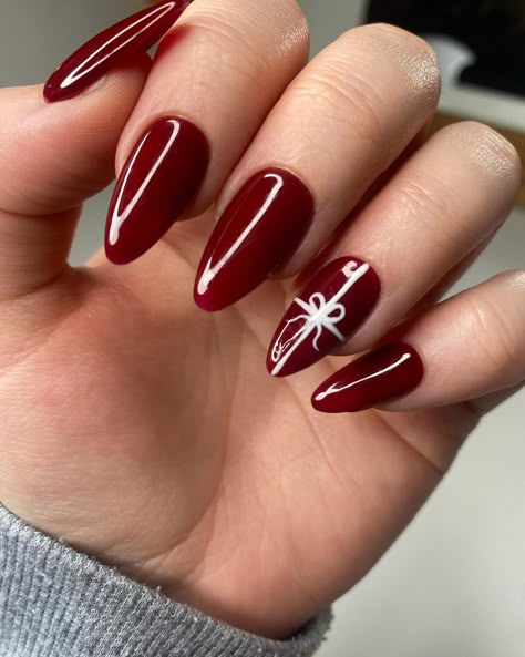 The first few Christmas designs are available now! A few more to come over the next couple days. Free standard delivery and express shipping available. *order by midnight on 16th December for delivery in time for Christmas* #christmasnails #nailsnailsnails #christmas #nails #christmastime #snowflakes #snowflakenails #bownails #christmasbow Sparkly Christmas Nails, Snowflake Nail Design, Deep Red Nails, Dark Red Nails, December Nails, Red Christmas Nails, Holiday Nail Designs, Cherry Nails, Creative Nail Designs