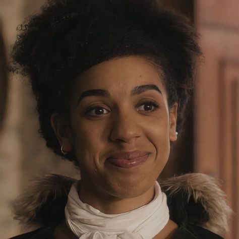 Doctor Who Bill Potts, Queer Characters, Bill Potts, Jo Grant Doctor Who, John Pertwee Doctor Who, Doctor Who Gallifrey Planet, Janet Fielding Dr. Who, Female Icons, Portrait Reference