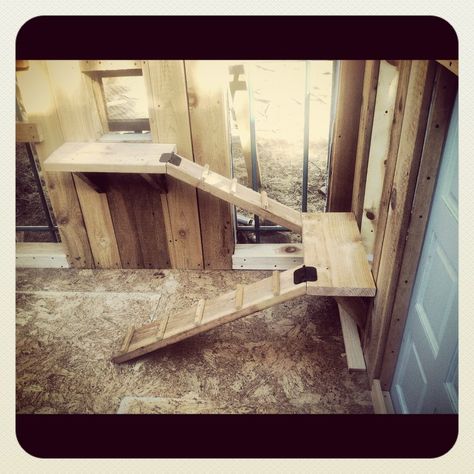 Ramp for high door Playhouse Coop, Chicken Ramp, Chicken Ladder, Urban Chicken Farming, Walk In Chicken Coop, Cute Chicken Coops, Backyard Chicken Coop Plans, Chicken Tractors, Diy Chicken Coop Plans