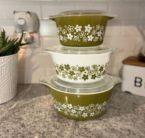 Spring Blossom Vintage Pyrex Round Casserole Set of 3 6 - Etsy Mcm Wedding, Spring Blossom Pyrex, Dish Display, Pyrex Casserole Dish, Casserole Set, Pyrex Bowls, Green Bowl, Mother Christmas Gifts, Vintage Spring