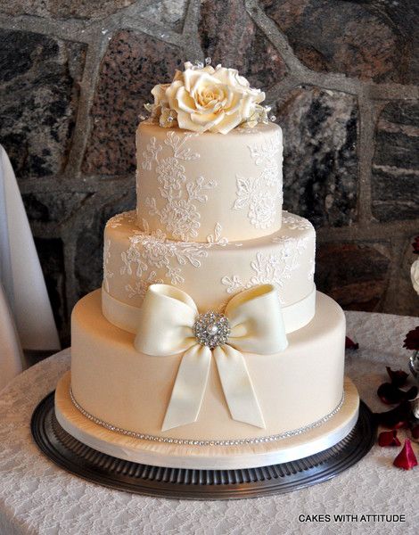 Vintage Pasta, Wedding Cakes Elegant, Fondant Wedding Cakes, Wedding Cake Photos, Dream Wedding Cake, Classic Wedding Cake, Amazing Wedding Cakes, White Wedding Cakes, Wedding Cakes Vintage