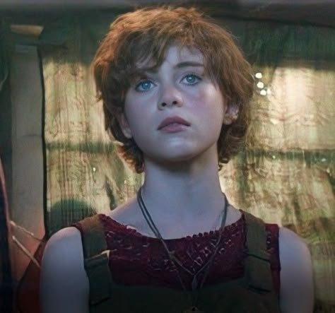 It Beverly, Beverly It 2017, Beverly From It, Beverly Marsh Haircut, Billy And Beverly It, Beverly Marsh Fanart, Beverly Marsh Outfits, It Beverly Marsh, Beverly Marsh Cosplay