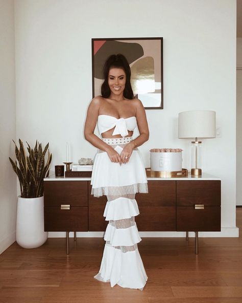 Hi 👼 outfit amrezy Hot Outfits, White Formal Dress, Style Fashion, Strapless Dress, Formal Dresses, Instagram Photos, White, Instagram