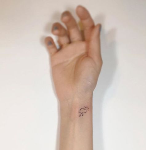 Some people like it big and some like it small. Like really small. I'm talking about tattoos, of course. Tato 3d, Rain Tattoo, Minimalist Tattoo Meaning, Tato Minimal, Typography Tattoo, Tato Henna, Muster Tattoos, Cloud Tattoo, Application Iphone