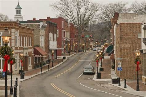 Strange Names, Town Aesthetic, Small Town Life, Small Town America, American Cities, City Street, American Dream, Discover The World, Gift Items