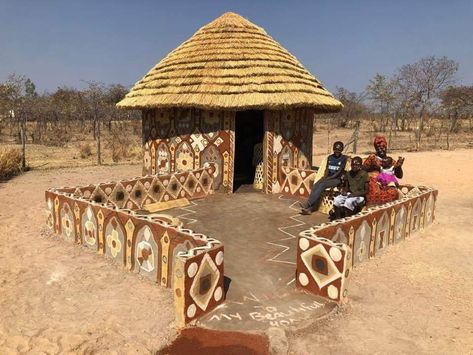 African Hut, Round House Plans, Black Architecture, Hut House, African American Artwork, African House, Farmhouse Architecture, Tennessee Vacation, Vernacular Architecture