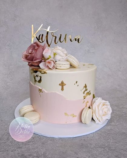 Baby Girl with Balloons | Party Cakes Gallery Holy Communion Cake Girl, Confirmation Cakes For Girls Ideas, Confirmation Cake Ideas, Confirmation Decorating Ideas, Christening Food, Dolly Cakes, Girl Christening Cake, Christian Cakes