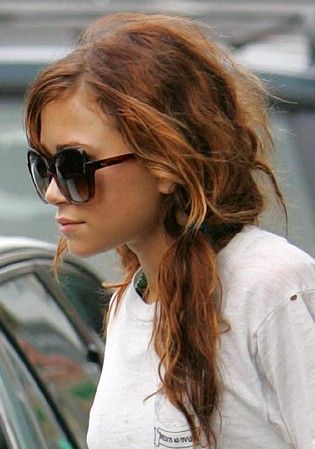 Mk Olsen. Hair color. Reddy Brown Hair, Kate Olsen, Mary Kate Olsen, Hair Color And Cut, Auburn Hair, Hair Crush, Hair Clothes, Dye My Hair, Red Hair Color