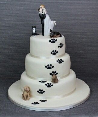 Wedding Cake Animals, Wedding Cakes With Dogs, Wedding Cakes Funny, Wedding Cakes Dog, Animal Wedding Cake, Dog Wedding Cake, Dog Cake Topper Wedding, Creative Wedding Cakes, Small Wedding Cakes