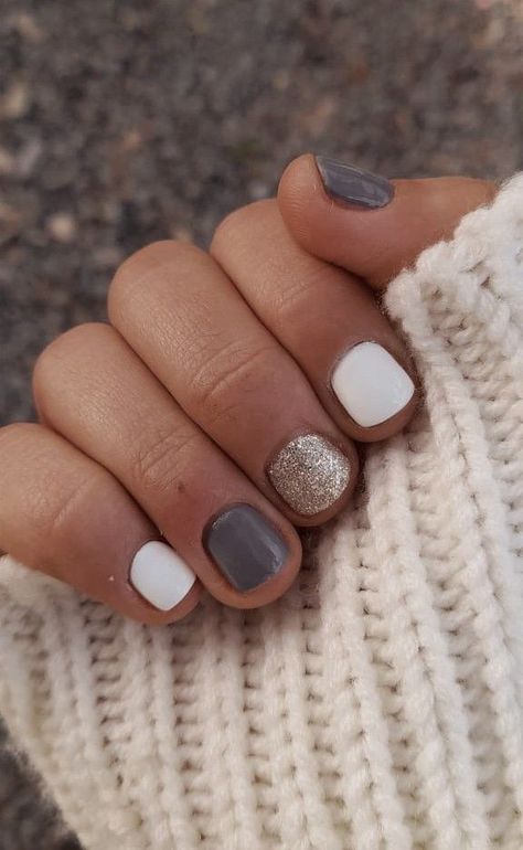 Grey Gel Manicure Ideas, Cute Nails With Accent Nail, Painted Gel Nails Ideas, Gel Manicure Ideas For Short Nails Fall Art Designs, Soft Nail Colors Gel, Super Short Gel Nails Winter, Cute Nails Natural Nail, Cute Dip Powder Nails Winter, Very Short Manicured Nails