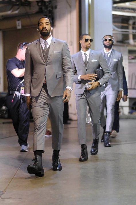 The NBA Players With The Best Style - Lebron James Basketball Players In Suits, Nba Players Fashion Style, Nba Style Fashion, Nba Players Fashion, Oversized Suits Men, Lebron James Style, Nba Fits, Athlete Style, Nba Style