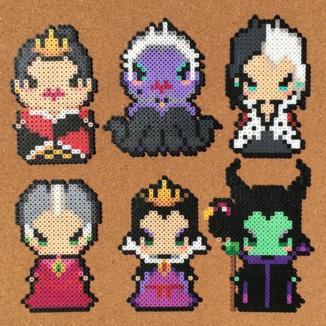 Perler Beads Disney Villains, Peeler Bead Disney, Perler Beads Ideas Valentines Day, Disney Pearler Beads, Cute Fuse Beads, Harley Quinn Perler Beads, Disney Perler Bead Patterns, Perler Beads Disney, Disney Perler Beads