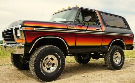 It's not every day that you see a Free Wheelin' edition of a Ford Bronco. Some enthusiasts love the look and others don't, but there's no denying that this one's going to bring some serious dough. #Bronco, #FreeWheelin 1978 Bronco, Ford Bronco 1970's, Ford Bronco 1996, Ford Bronco Lifted, Old Ford Bronco, 1979 Ford Bronco, Truck Accessories Ford, Diesel Trucks Ford, Ranger Truck