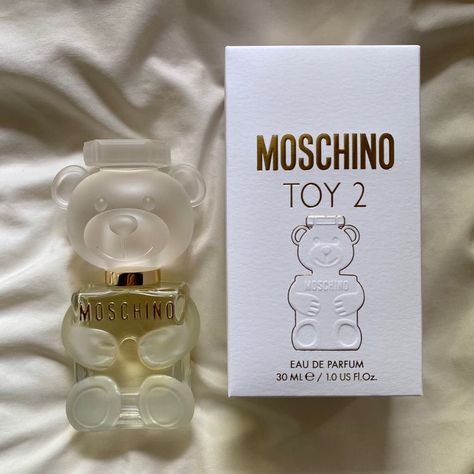 Classy Perfume, Moschino Perfume, Moschino Toy 2, Coconut Perfume, Skin Aesthetics, Bath And Body Works Perfume, Body Smells, Beauty Care Routine, Perfume Scents