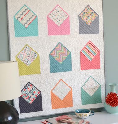 Envelope Quilt, Quilt Modernen, Cute Quilts, Quilt Guild, Quilt Designs, Modern Quilt, Paper Source, Mini Quilts, Quilting Tutorials