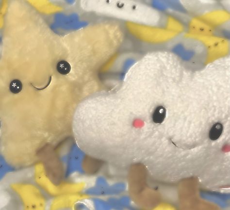 Space Themed Stuffed Animal, Soft Blue Star Aesthetic, Cute Stars Aesthetic, Star Aesthetic Yellow, Plushcore Aesthetic, Sleepycore Aesthetic, Yellow Star Aesthetic, Cute Plushie Aesthetic, Star Plushies