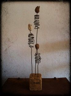 Sculptures Sur Fil, Hantverk Diy, Wire Art Sculpture, Art Pierre, Art Wire, Wire Flowers, Driftwood Crafts, Metal Garden Art, Junk Art