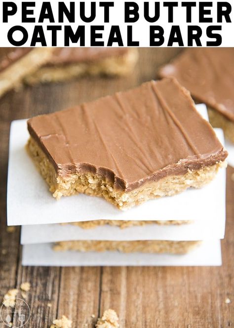 These peanut butter oatmeal bars are rich and hearty peanut butter cookie bars packed full of oatmeal, and topped with more creamy peanut butter and a rich chocolate frosting - perfect for a crowd! Pumpkin Peanut Butter, Oatmeal Bars Recipes, Peanut Butter Cookie Bars, Peanut Butter Oatmeal Bars, Peanut Butter Fingers, Easy Oatmeal, Peanut Butter Oatmeal Cookies, Chocolate Oats, Butter Bars