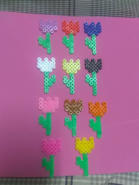 Tulip Perler Beads, Fuse Beads Flower, Perler Bead Flower Earrings, Flower Pearler Bead, Hama Bead Flower Bouquet, Melt Beads Patterns, Hamma Beads Ideas, Easy Perler Beads Ideas, Aqua Beads