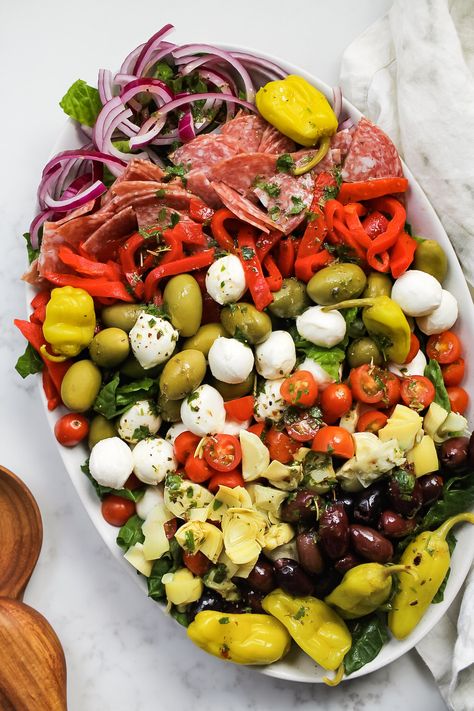 Antipasto Salads, Italian Starters, Antipasto Salad Recipe, Bell Pepper Salad, Salad Buffet, Chef Salad, Antipasto Salad, Mozzarella Salad, Antipasto Platter