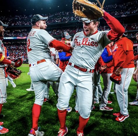 Phillies World Series, Red October, Dancing On My Own, Phillies Baseball, Baseball Guys, Mlb Players, Philadelphia Phillies, Baseball Players, World Series