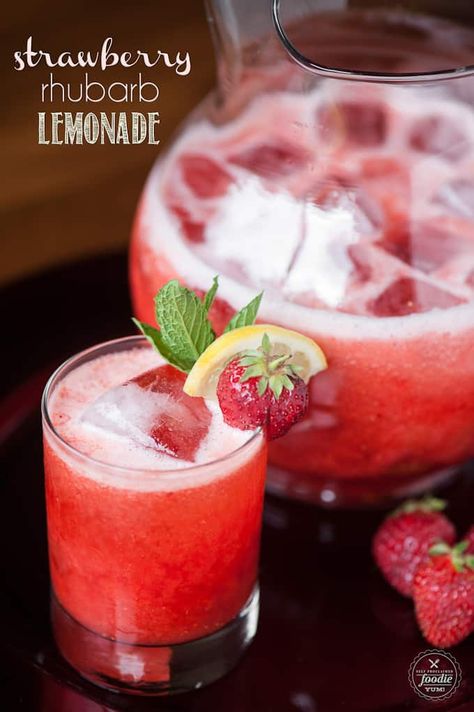 Strawberry Rhubarb Lemonade, Rhubarb Drinks, Rhubarb Punch, Lemonade Simple Syrup, Summer Drinks Nonalcoholic, Honey Lemonade, Honey Smoothie, Strawberry Lemonade Recipe, Slush Recipes