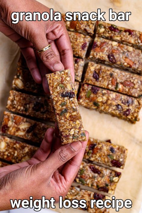 granola bar recipe | homemade granola snack bars | no bake healthy oat bars Oat Snacks, Healthy Snack Bar Recipes, Diy Granola Bars, Muesli Bar Recipe, Oat Bars Healthy, Diy Granola, Snack Bar Recipes, Homemade Granola Bar Recipe, Easy Granola Bars