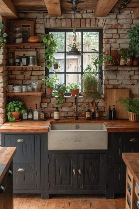 Adu Kitchen, Uncluttered Kitchen, Kitchen Makeover Ideas, Rustic Kitchen Ideas, Green Kitchen Cabinets, Rustic Aesthetic, Amazing Kitchen, Cabin Kitchens, Best Kitchen Designs