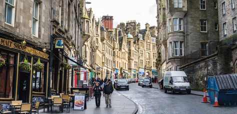 Old Town Edinburgh, Grand Plaza, Visit Edinburgh, Carriage Driving, Gallery Of Modern Art, Edinburgh Scotland, New Town, Most Beautiful Cities, Urban Landscape