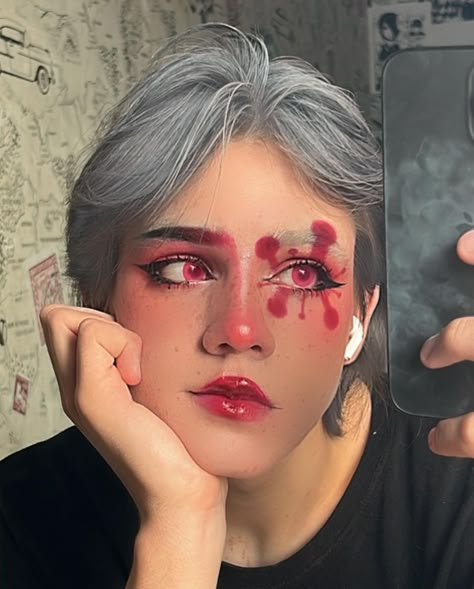 One Piece Anime Makeup Look, Face Paint Ideas Scary, Anime Themed Makeup, One Piece Makeup Look, Jjk Makeup Ideas, Anime Halloween Makeup, Anime Character Makeup, Anime Eyeshadow, Anime Makeup Looks