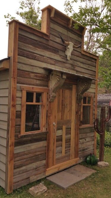 Western Shed Ideas, Well Shed Ideas, Western She Shed, Western Facade, Old West Decor, Rustic Shed, Old Western Towns, Old West Town, Rustic Farmhouse Furniture